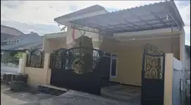 Disewakan Rumah Semolowaru Tengah Sby