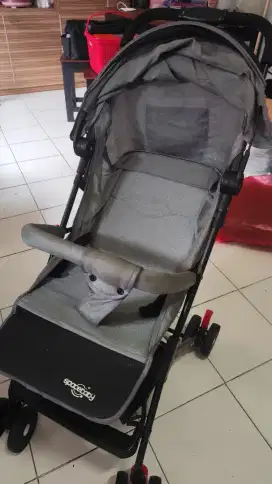 Stroller merk SPACEBABY cabin size