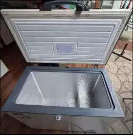 Jual murah freezer GEA AB 226 R 220 L, 1,9jt bs nego