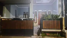Disewakan Rumah 3 Lantai di Pamulang