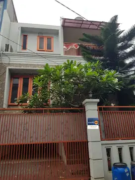 DIJUAL RUMAH DI JALAN HAJI SHIBI JAGAKARSA JAKSEL