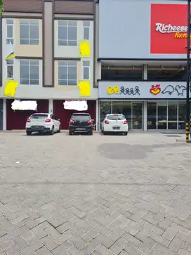 Disewakan Ruko Jl.Ir.H.Soekarno