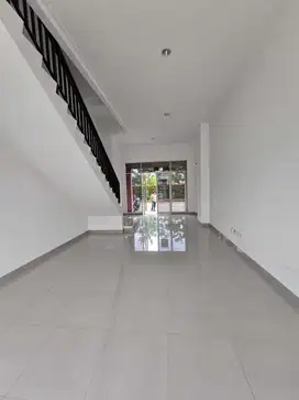 Dijual Ruko La Riviera Pik2 4,5x12, View Danau, Unfurnished