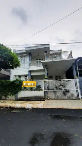 Kemang Pratama 3 Runah 2 lantai Jual Bu