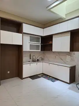 Rumah Mewah Greenlake City 2 lantai