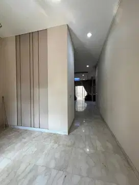 Dijual cepat dan di sewakan cepat rumah crown golf pik 1 hadap selatan