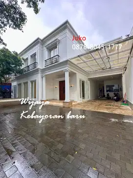 Rumah Mewah Ada Lift Area Premium Jl. Wijaya, Kebayoran Baru