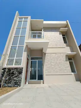 Rumah Gentan Solo 2 lantai cluster Aesthetic suasana desa