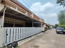 Dekat Kampus UGM Pogung Jalan Kaliurang Kentungan Rumah 2 Lantai