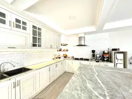 SS3082- Dijual  Rumah LUX Siap Huni 8x20 di Bukit Gading Mediterania