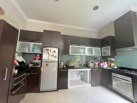 DIJUAL RUMAH FULLY FURNISHED ALEXANDRITE DEPAN MALL SMS SERPONG