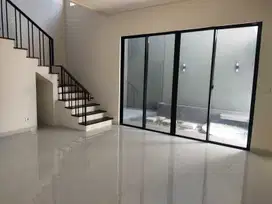 Dijual Rumah Woodland Citraland Utama Surabaya Barat