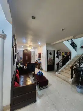 DIJUAL.   RUMAH 2 LANTAI DI CLUSTER DEPAN KOTA WISATA, DEKAT TOL!