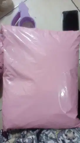 DI BUTUHKAN ADMIN ONLINE SHOP BAJU