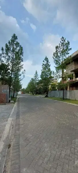 Tanah di Kota Baru Parahyangan Bandung, Strategis dekat Hotel Mason Pi