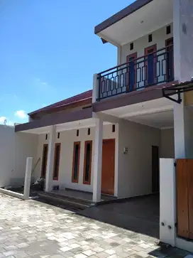 JUAL MURAH RUMAH DUA LANTAI DI SEKITARAN KMAPUS ATK  BANTUL