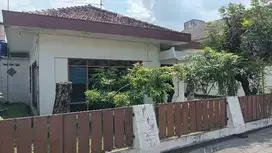 Dijual Tanah Yang Berdiri Bangunan Rumah Sederhana Area Wirobrajan