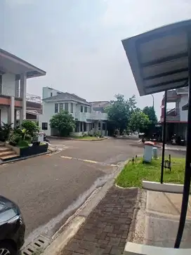 Rumah 1.5 Lantai Legenda Wisata Cibubur siap Huni bisa KPR