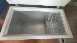 Jual freezer masih bagus