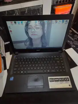 Acer one 14 ssd 128 ram 8GB tr bt