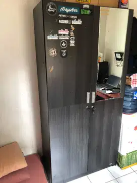 DIJUAL LEMARI, MEJA KERJA, KURSI, RICE COOCKER DAN DISPENSER
