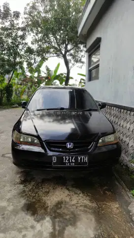 Dijual mobil accord 2001