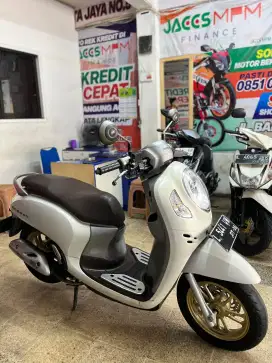 HONDA SCOOPY 2021 SAS MOTOR JL. BARATAJAYA 19 NO 5
