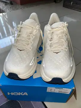 Hoka M clifton 9