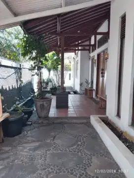 Rumah di jual Rp. 4 M ( nego)