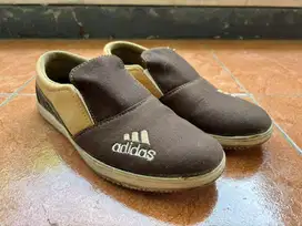 Sepatu Adidas Brown