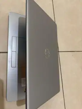 Laptop hp bekas pemakaian wanita