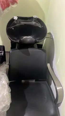 Tempat cuci rambut salon