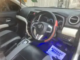 Mobil rush gr A/T tahun 2022