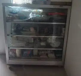 Etalase bekas mulus