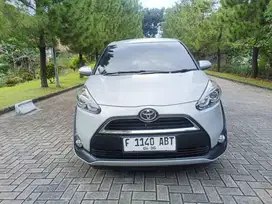 Sienta V A/T '17 Km Low