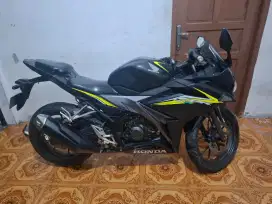 Honda CBR 150R 2018 gress