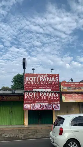 Karyawan toko roti