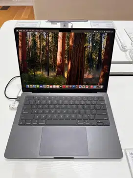 MacBook Pro 14 inci PROMO CICILAN BUNGA RENDAH BEBAS 2 KALI ANGSURAN