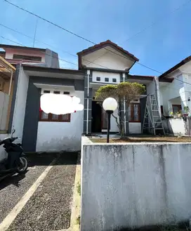 Di Jual sd deal Rumah di VILLA TAMAN ANGGREK SUKABUMI