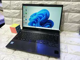 Fujitsu Lifebook U937 intel core i5 gen 7 ddr4 8 gb ssd 256 gb D-RTA