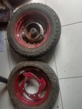 Velg ring10 ex Kymco sepasang lokasi Cilebut central No3