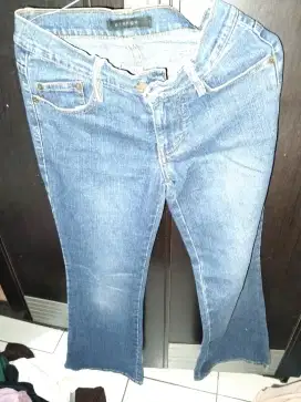 Di jual cepat celana Levis UK S