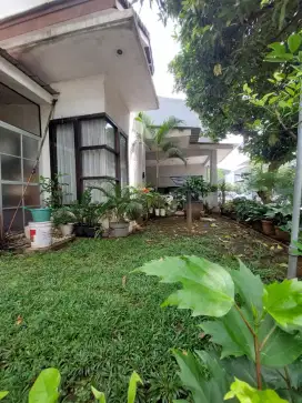 Investor Alert! Rumah hoek 1 lantai  di cluster Permata Bintaro, Nego