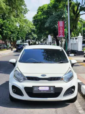 Kia Rio MT 2012 (Putih)