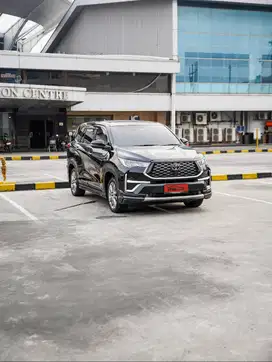 Toyota Kijang Innova Zenix Q TSS Modelista 2023 hitam automatic