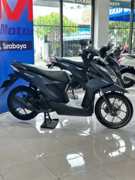 Honda Beat Deluxe 110cc Th'' 2023 km 9Rb Anugerah Motor Pucang