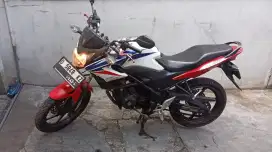 Di jual motor Honda CB150R