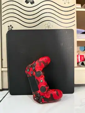 PS4 slim 1TB SECOND
