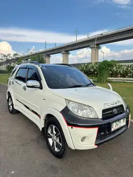 Toyota Rush 1.5 S Tahun 2011 Matic Warna Putih