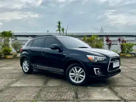 Mitsubishi outlender Px 2.0 At. Thn 2017. Hitam. Low km. Perfect cond